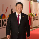 <p>El presidente de la República Popular China, Xi Jinping (68), durante la cumbre BRICS en 2018.</p>