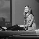 <p>Laura Linney representa a Lucy en la obra de teatro basada en el libro <em>Me llamo Lucy Barton </em>(2018).</p>