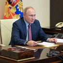 <p>Vladimir Putin en una reunión con los miembros de su Gobierno.</p>