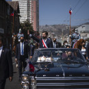 <p>Gabriel Boric se trasladó a La Moneda en un Ford Galaxy descapotable, el coche oficial de Salvador Allende.</p>