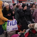 <p>Mujeres ucranianas huidas de la guerra en Przemyśl (Polonia).</p> (: Euronews)