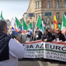 <p>Representantes de los sindicatos de extrema derecha UGL (Italia) y Solidaridad en la Marcha de la Paz en apoyo a Orbán en Budapest.</p>