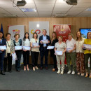 <p>José Manuel Franco, presidente del CSD, junto a las integrantes de la Asociación del Deporte Español.</p>