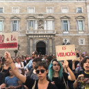 <p>Manifestación en 2018 frente al Palau de la Generalitat en protesta por la sentencia de la Manada. <strong>/ Elise Gazengel</strong></p> (: )