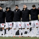 <p>Jugadores de la selección de Irán vestidos con chaquetas negras como protesta por la represión a las mujeres, el pasado 27 de septiembre. </p>
