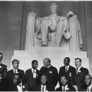 <p>Los líderes de la Marcha a Washington de 1963 posan en el Memorial de Lincoln.</p>