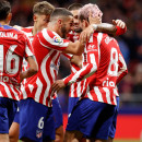 <p>Los colchoneros celebran con Griezmann su gol, que ponía el 1-0.</p>