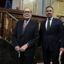 <p>Ramón Tamames, acompañado de Abascal, minutos antes del inicio del debate de la moción de censura. </p>