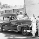 <p>Ambulancia Cadillac Miller Meteor de 1948 en el pueblo de Dobbs Ferry, NY (EE.UU.), alrededor de 1962.<strong> / Tejón (CC 3.0)</strong></p>