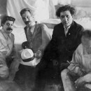 <p><em>Stalin, Alexei Rikov, Grigori Sinowjew y Nikolai Bujarin, en una imagen tomada en 1924 por un autor desconocido.</em></p>