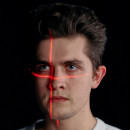 <p>Lectura biométrica de la cara mediante líneas láser.<strong> / Cottonbro Studio. Pexels</strong></p> (: )