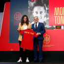 <p>Montse Tomé, y el presidente de la Federación, Pedro Rocha, durante la presentación de la seleccionadora, el pasado 5 de septiembre. <strong>/ RFEF</strong></p>