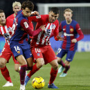 <p>Joao Félix disputa un balón con Ángel Correa. / <strong>Ángel Gutiérrez (Atlético de Madrid)</strong></p>