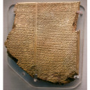 <p>La tablilla sobre el diluvio de la epopeya de Gilgamesh, escrita en acadio. Hoy en el Museo Británico. <strong>/ Mikel Peel</strong></p>