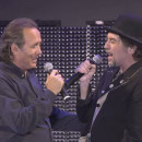 <p>Joan Manuel Serrat y Joaquín Sabina interpretan 'Fiesta' en directo durante la gira 'Porque no hay dos sin tres' en 2019. / <strong>Youtube</strong></p>