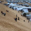 <p>Un campamento de refugiados en Rafah, al sur de la Franja de Gaza. / <strong>Mohammed Zaanoun</strong></p>