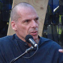 <p>Yanis Varoufakis, durante su ponencia en el Adelaide Festival en Australia, el 28 de abril de 2020. / <strong>Michael Coghlan</strong></p>