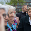 <p>La abogada Cordelia Bähr junto a representantes de la Asociación Suiza de Mujeres Mayores por el Clima en Estrasburgo. / <strong>Miriam Künzli (Greenpeace)</strong></p>
<p> </p>