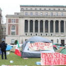 <p>Police agents in the proPalestine encampment in Columbia University, New York. </p> (: )