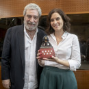 <p>Miguel Ángel Rodríguez posa junto a Isabel Díaz Ayuso durante la investidura de esta en 2019. /<strong> PP Madrid</strong><br /> </p>