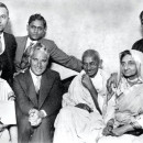 <p>Mahatma Gandhi con Charlie Chaplin. / <strong>Dinodia Photos - Alamy Stock Photo</strong></p>