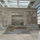 <p>Vista frontal del Ara Pacis. / <strong>G.M.</strong></p>