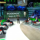 <p>Ignacio Escolar junto a Eduardo Inda y Francisco Marhuenda, entre otros, durante un debate sobre la financiación de Podemos. Mayo de 2016. / <strong>La Sexta</strong></p>