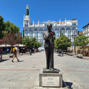 <p>El monumento a Federico García Lorca en la plaza de Santa Ana (Madrid). /<strong> R.A.</strong></p>