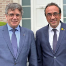 <p>Josep Rull y Carles Puigdemont, durante la visita del presidente del Parlament a los políticos del procés exiliados, junio de 2024. / <strong>X (@KRLS)</strong></p>