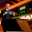 <p>Gianni Infantino, presidente de la FIFA, anuncia que el Mundial 2034 se celebrará en Arabia Saudí. / <strong>FIFA</strong></p>