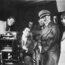 <p>Hitler y Goebbels en los estudios de la UFA en 1935. / <strong>Bundesarchiv, Bild 183-1990-1002-500 / CC-BY-SA 3.0</strong></p>