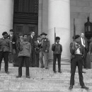 <p>Manifestación armada del Partido Pantera Negra en el Estado de California, en mayo de 1967. /<strong>Archivos del Estado de Washington</strong></p>