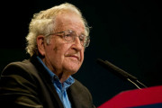 <p>Noam Chomsky, durante una conferencia en Buenos Aires, Argentina.</p>