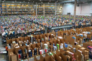 <p>Interior del Centro Logístico de Amazon España en San Fernando de Henares (Madrid). 2013</p>