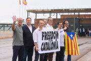 <p>Salida de los políticos presos en Lledoners tras el indulto.</p>