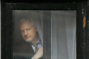 <p>Julian Assange fotografiado en la embajada de Ecuador en Londres, donde buscó refugio en el verano de 2012. / <strong>Kirsty Wigglesworth, NTB</strong></p>