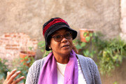 <p>El sombrero es típicamente masculino en el Congo y las mujeres lo usan para reivindicar sus derechos, dice Sylvie Luzala. / <strong>Anna Enrech Calbet</strong></p>