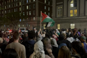 <p>Estudiantes universitarios protestan contra el genocidio de Gaza en Nueva York. / <strong>Álvaro Guzmán Bastida</strong></p>