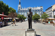 <p>El monumento a Federico García Lorca en la plaza de Santa Ana (Madrid). /<strong> R.A.</strong></p>