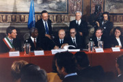 <p>Momento de la firma del Estatuto de Roma (1998). / <strong>ONU</strong></p>