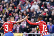 <p>Azpilicueta y Lino celebran el gol del empate. / <strong>Club Atlético de Madrid</strong></p>