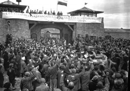Liberación de los presos de Mauthausen por la 11ª División Acorazada de los EEUU.
