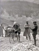 <p>Octave Lapize durante el primer ascenso al Tourmalet, del Tour de Francia, en 1910. Lapize sería el ganador de ese año.</p>