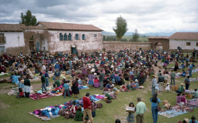 <p>Mercado callejero en el distrito peruano del Chinchero.</p>