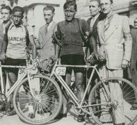 <p>Pierre Brambilla, ciclista italiano (más tarde nacionalizado francés) que venció en la etapa de El Escudo de la Vuelta a España en 1942</p>