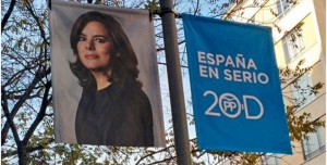 <p> Cartel de Soraya Saenz de Santamaría en las calle de Madrid</p>
