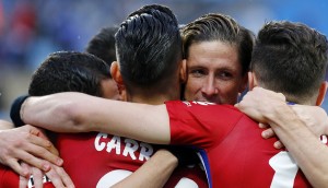<p>Los jugadores se funden en un abrazo. Cortesía de la web del Atlético de Madrid.</p>