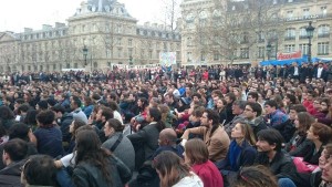 <p>Asamblea en la Place de la République</p>