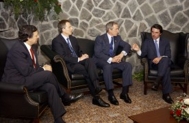 <p>Barroso, Blair, Bush y Aznar, durante la Cumbre de las Azores. </p>