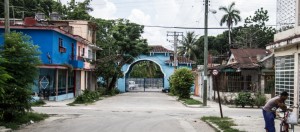 <p>Entrada principal del Oriental Park, en el habanero barrio de Los Quemados.</p>